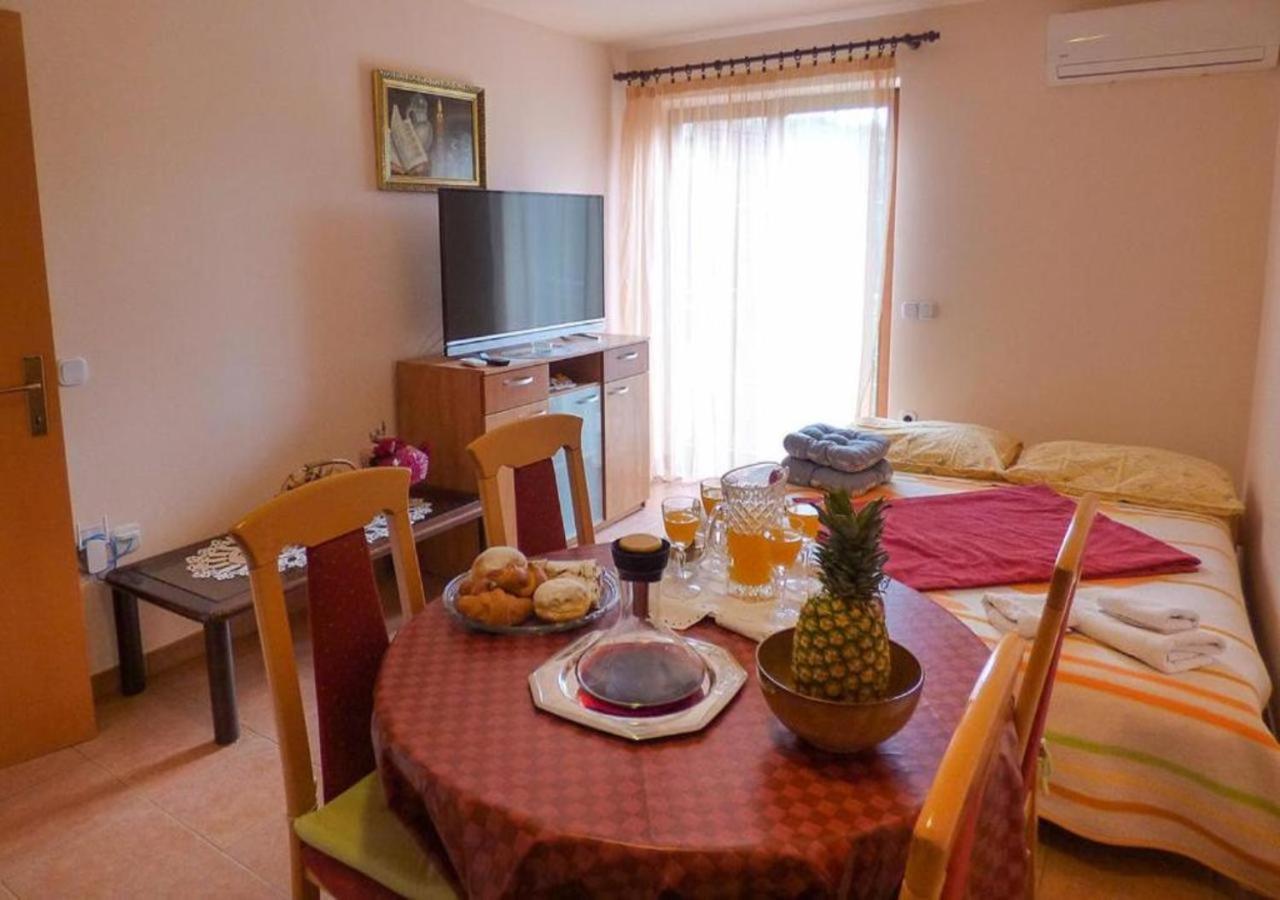 Adria Vrsar Appartement Buitenkant foto
